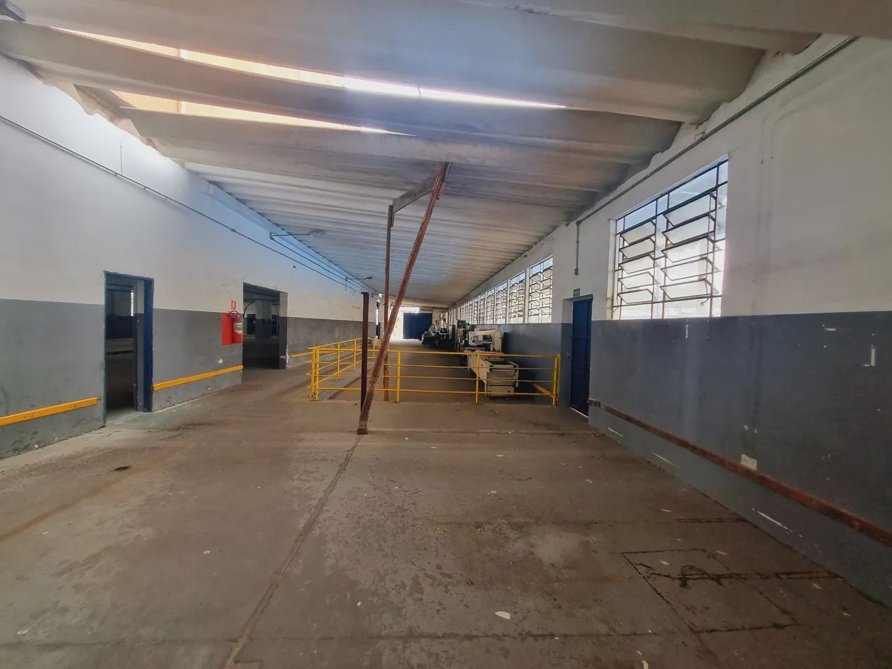 Galpão Industrial para locação e venda - Vila Louro - Foto 5