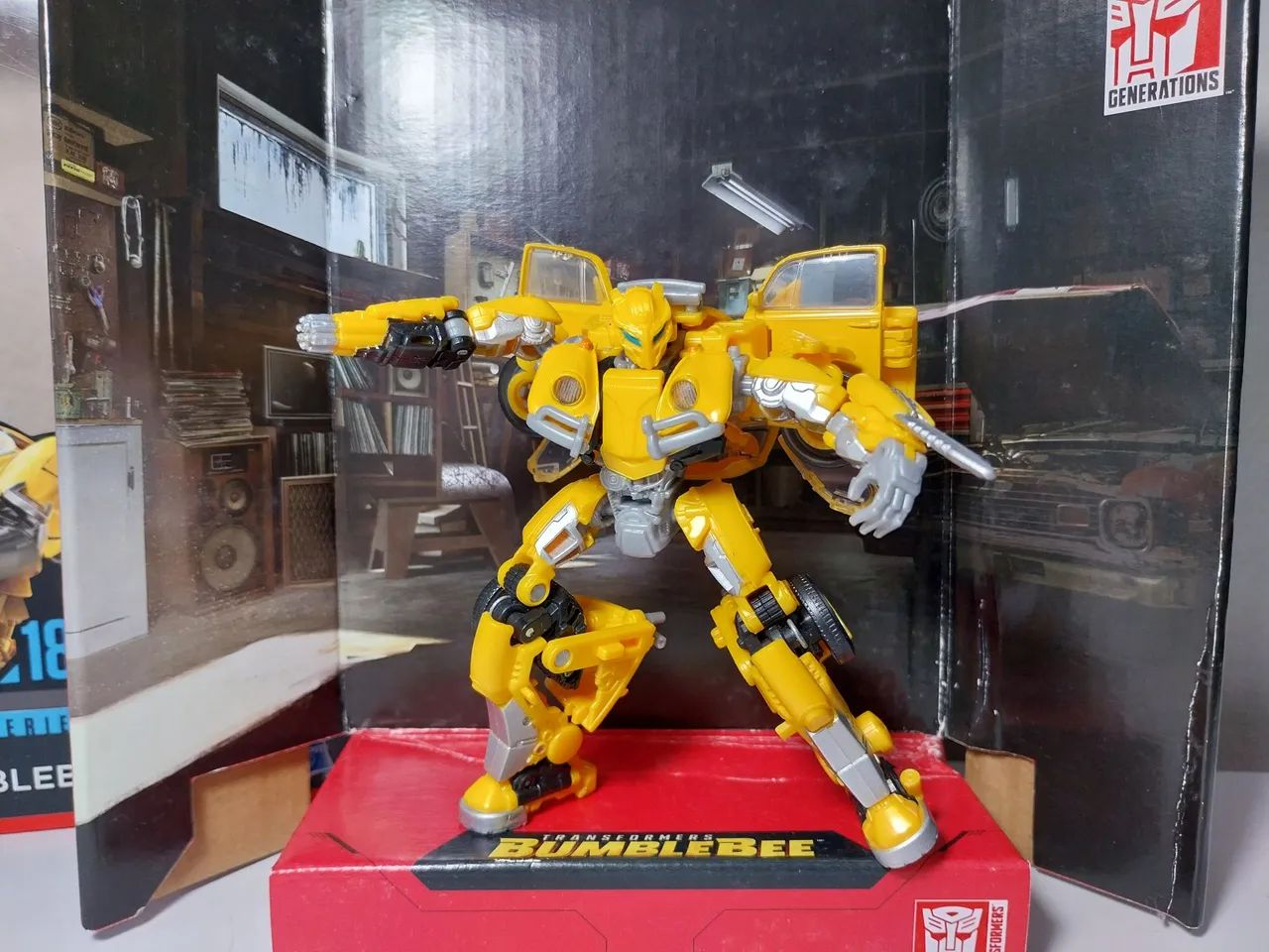 Figura Bumblebee Studios Series - Foto 2