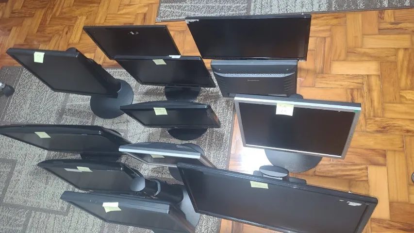 LOTE 12 MONITORES 15 A 24 POLEGADAS - TESTADOS - Foto 2