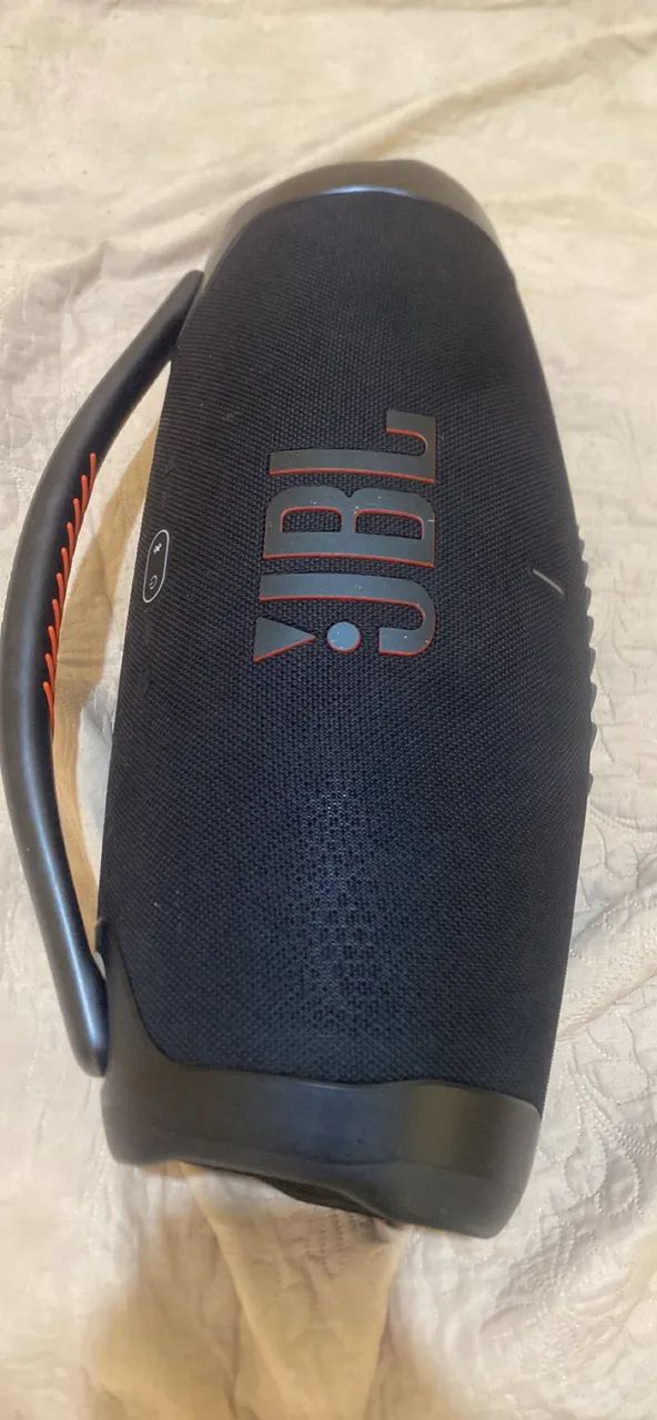 Caixa jbl bombox 3