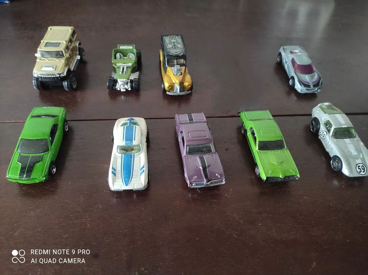 Hot Wheels (25 reais cada)
