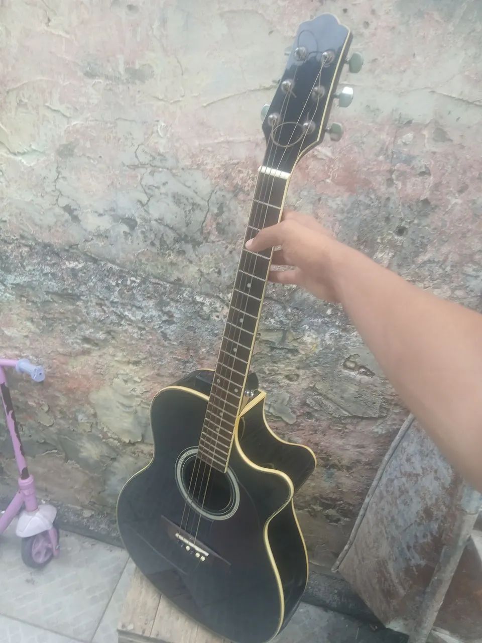Vende-se violão 