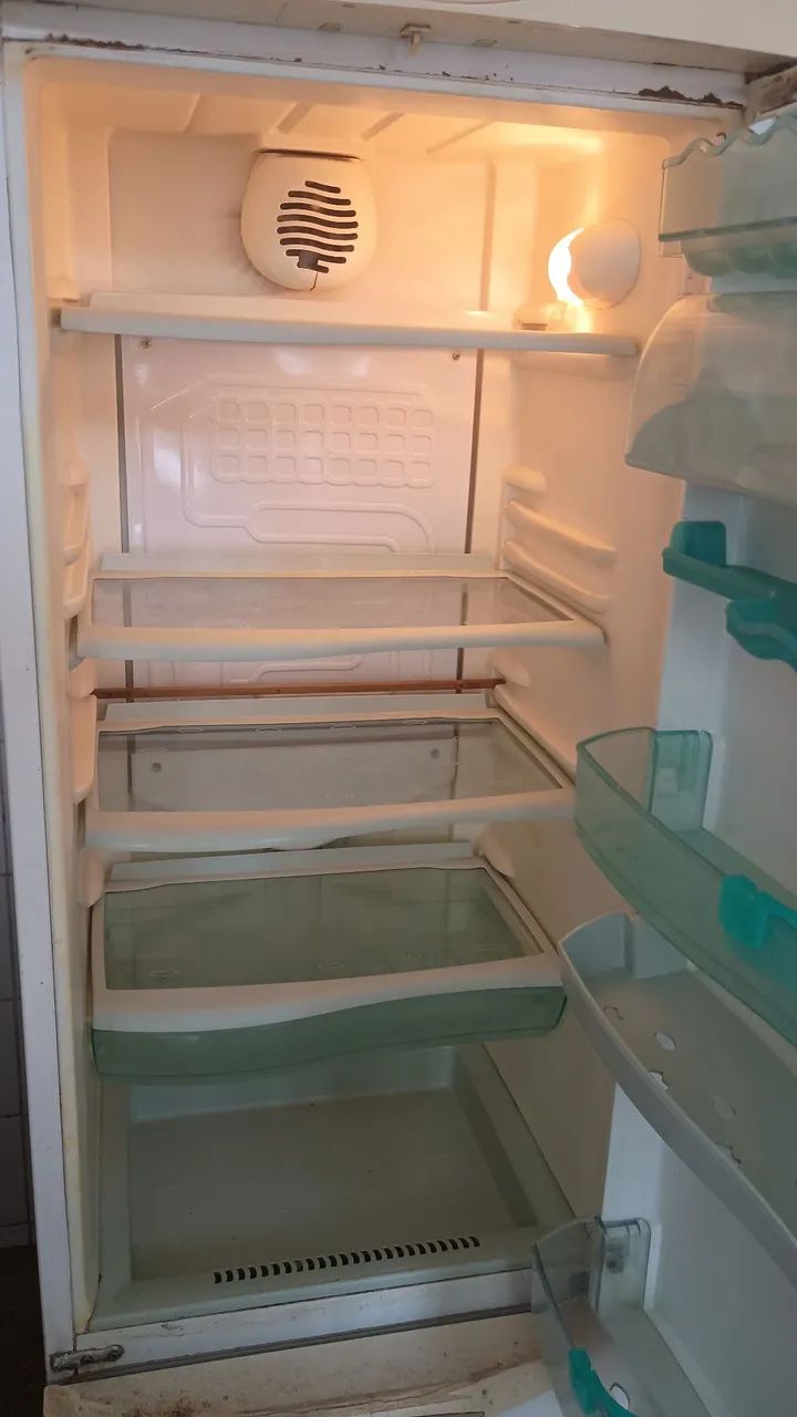 Conjunto Freezer Brastemp e Geladeira Brastemp. - Foto 4