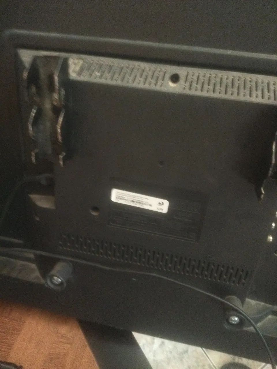 Vendo televisão com a tela quebrada  - Foto 2