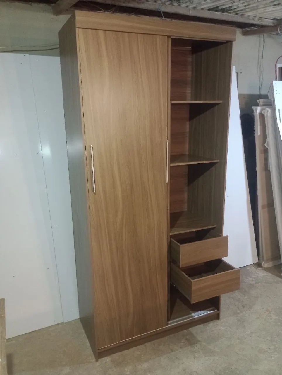 Guarda-roupa com duas portas de correr novo e reforçado - Foto 3