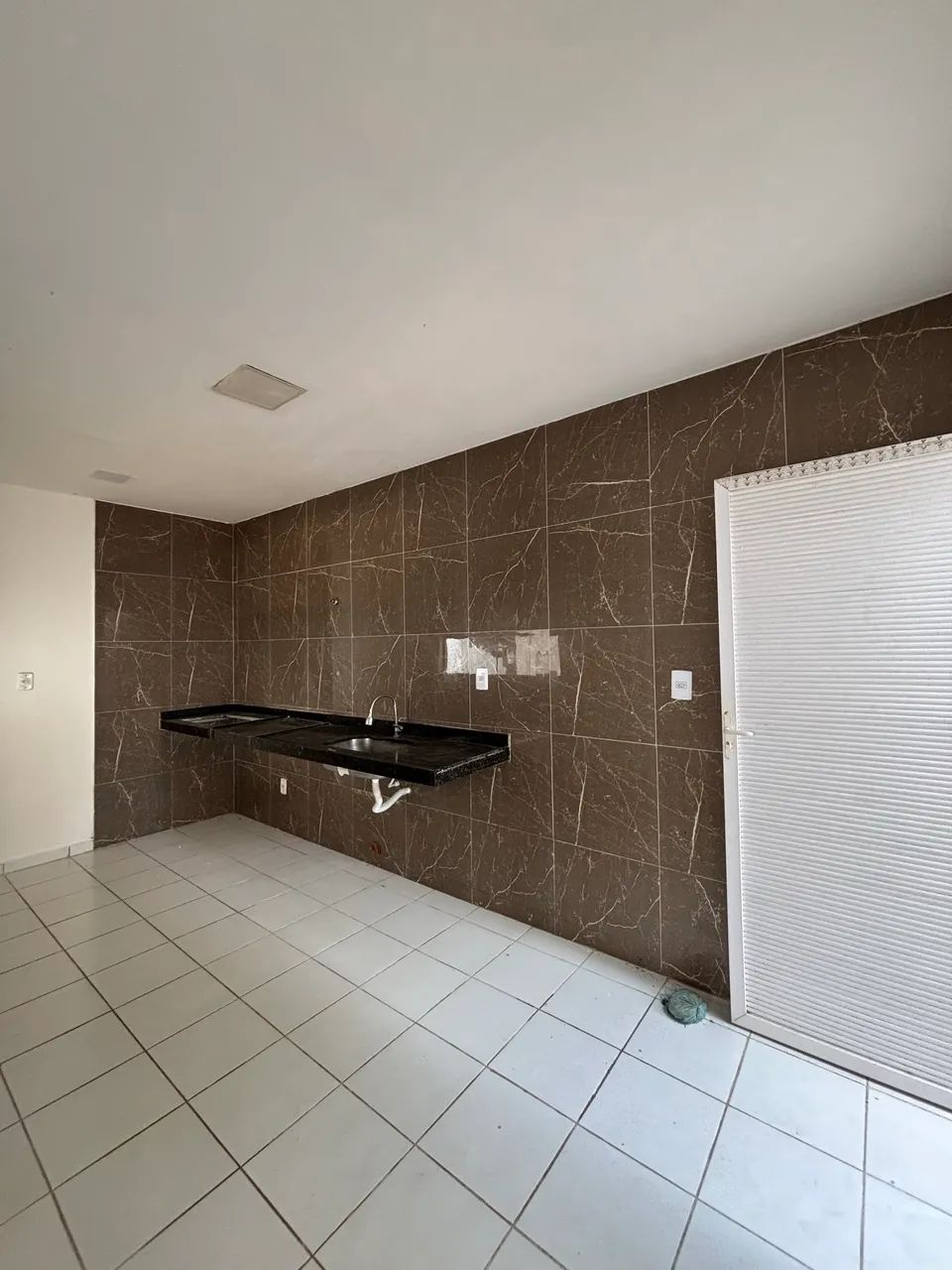 REPASSE DW CHAVE - VENDA NO ARAÇAGY  CASA DÚPLEX COM 3 SUÍTES  - Foto 5