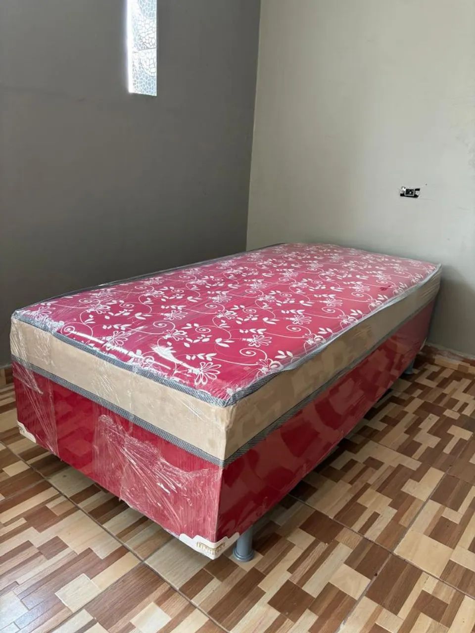 Cama de solteiro 280