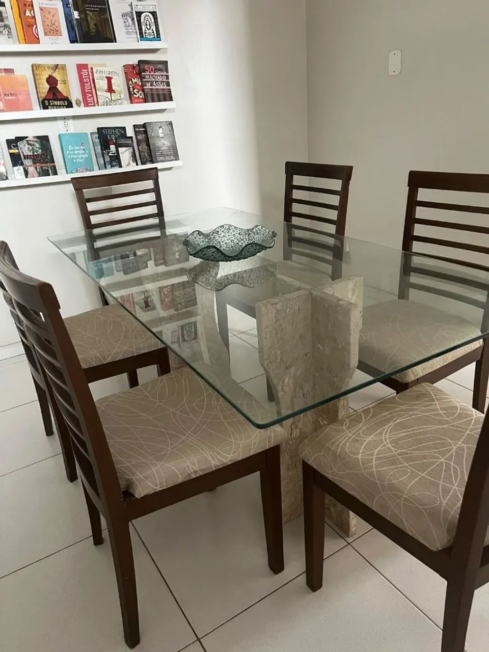Mesa Vidro com Base em Marmore + 6 cadeiras - Foto 3