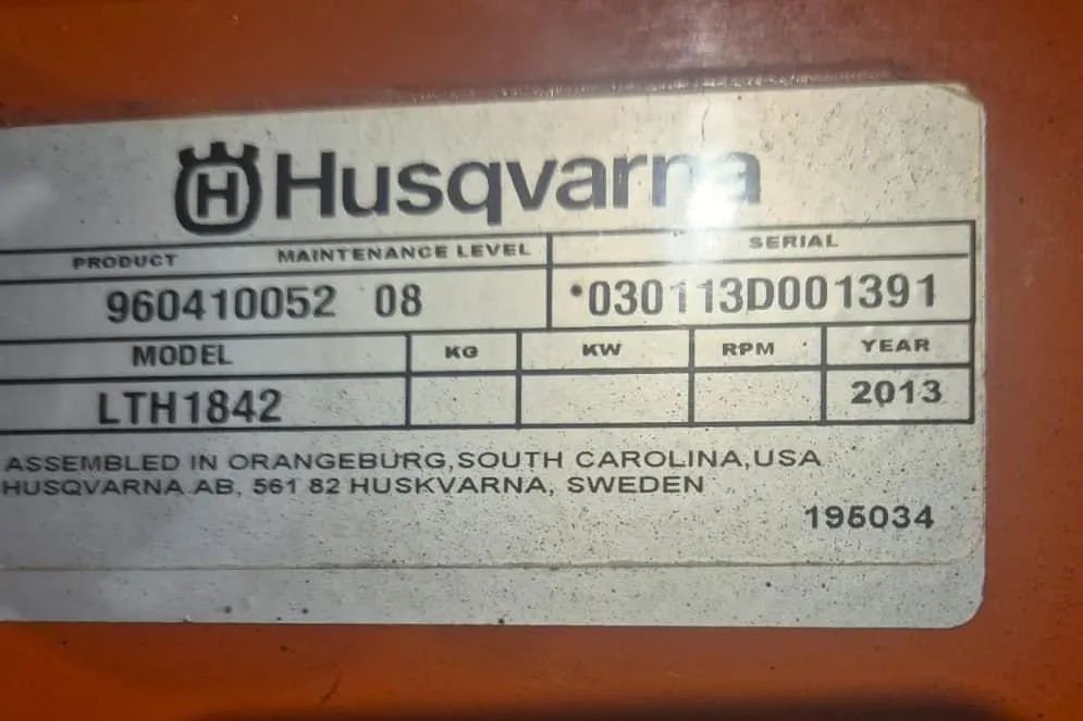 Trator Cortador De Grama Husqvarna LTH 1842 - 18HP Hidrostático ano 2013(Excelente Estado) - Foto 5