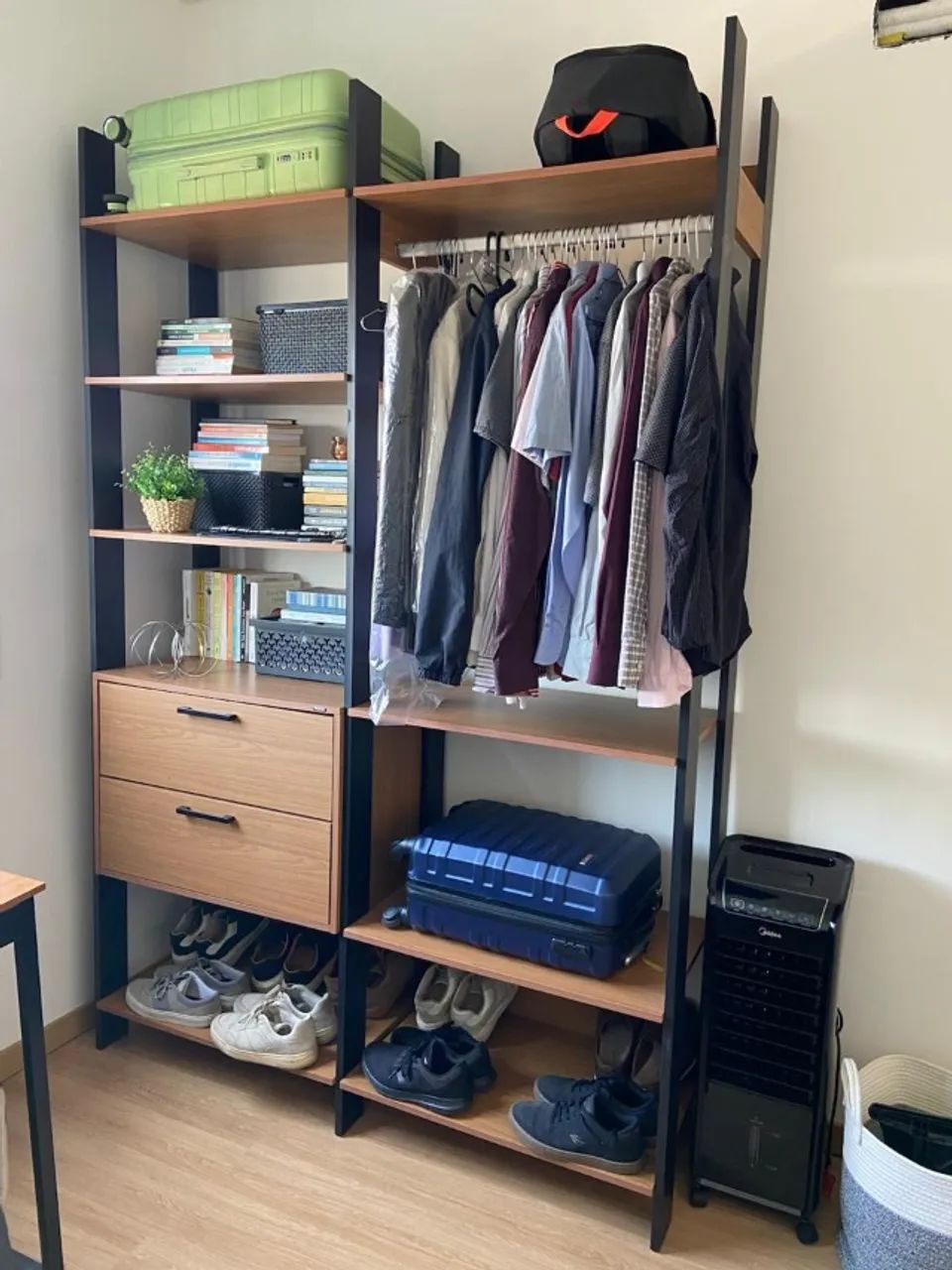 CLOSET / GUARDA-ROUPA ABERTO