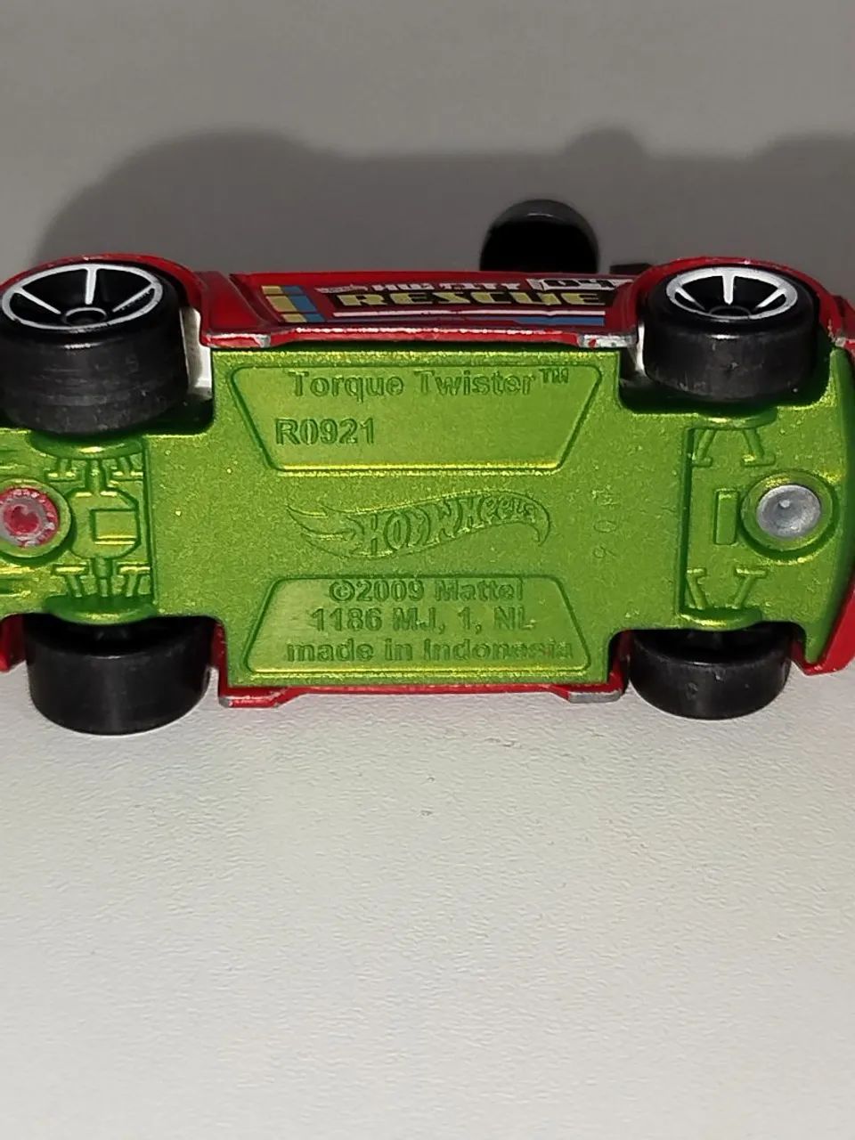 Hot Wheels Turque Twister R0921 e Carrinho Verde  - Foto 3