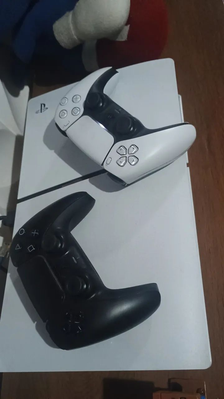 PS5 digital 2 controles 1Tb - Foto 4