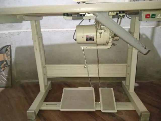 Máquina de costura Overlock Singer e Galoneira Bracob - Foto 2