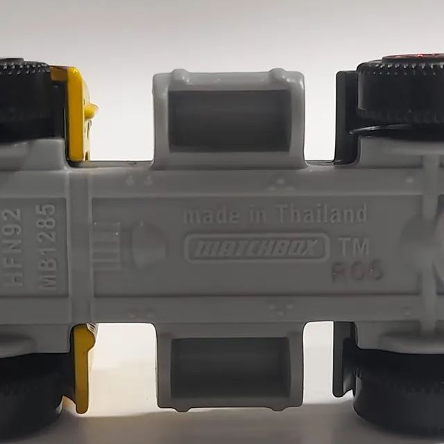 Miniatura caminhão Shell cabine Matchbox escala 1:87 - Foto 4