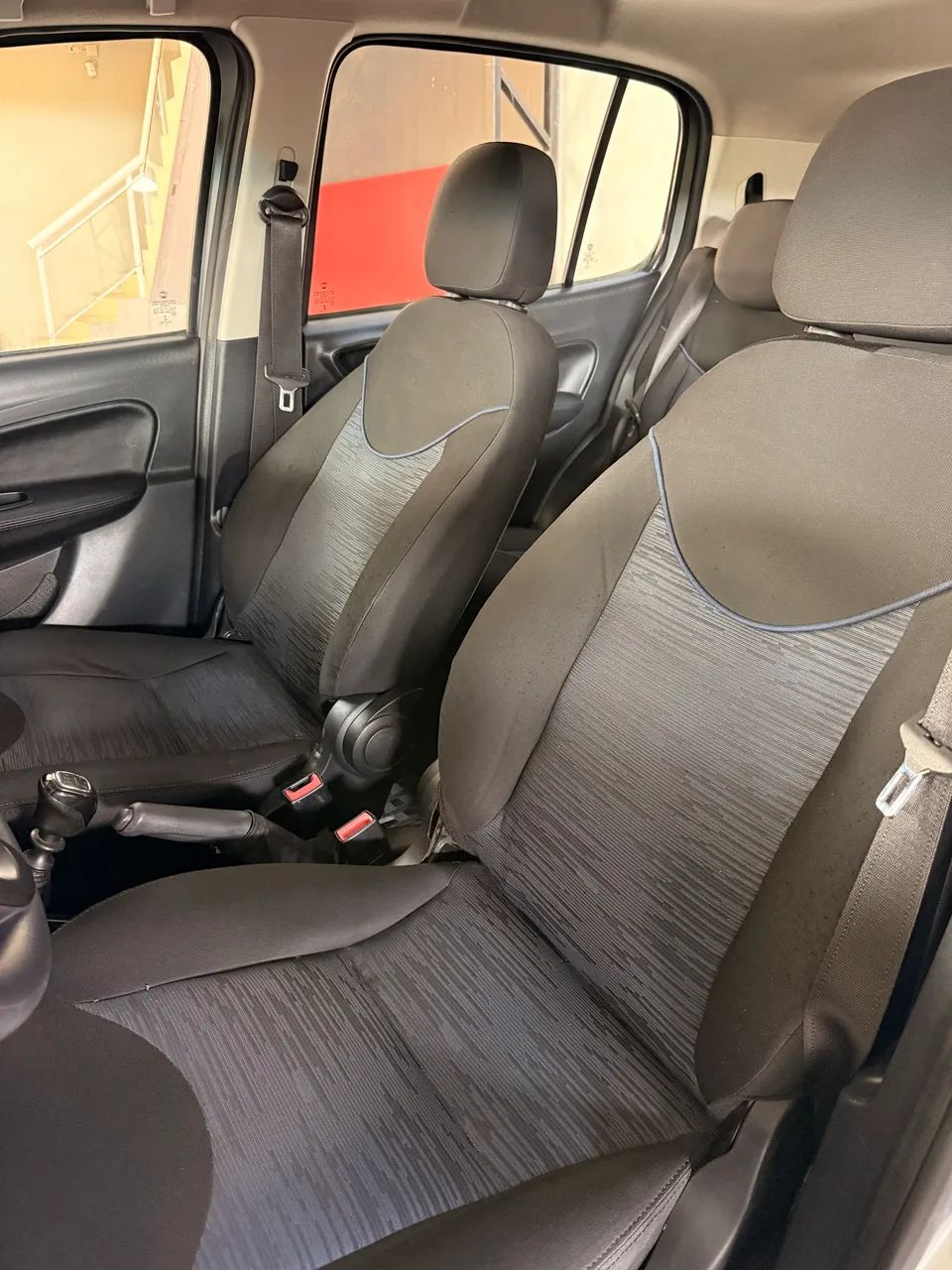 Fiat Uno Attractive 1.0 Flex 6V 5P 2017 - Foto 3