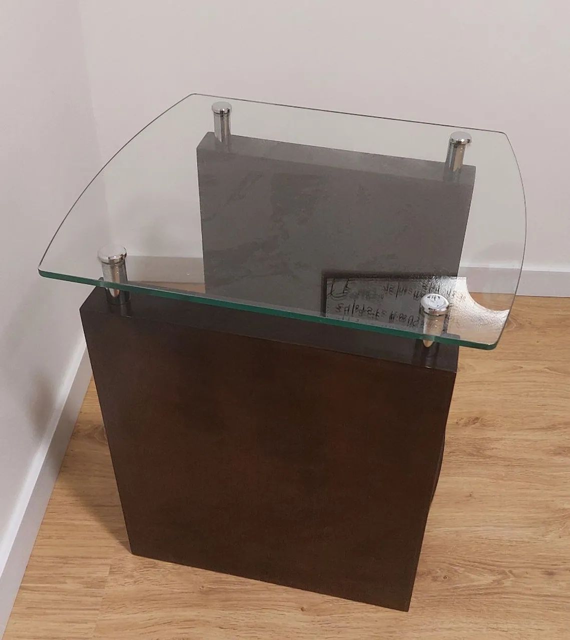 Mesinha de canto resistente - Foto 2