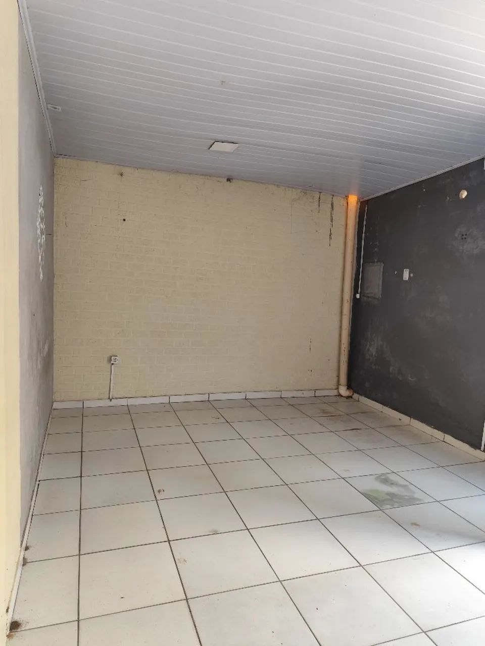 Alugo quarto 