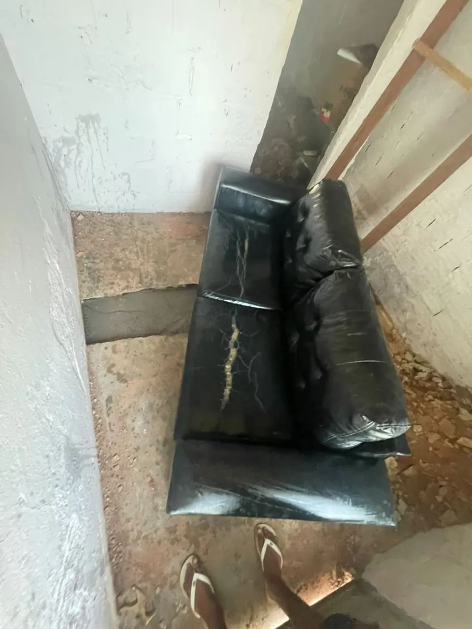 Sofá de coro simi novo  - Foto 3