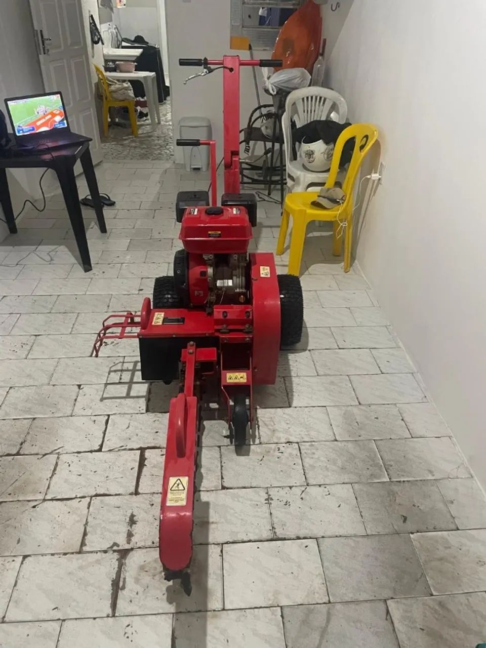 Valetadeira Kawashima VG 15164-R 15HP | Excelente Estado | Pouco Uso | Escava Até 60 cm