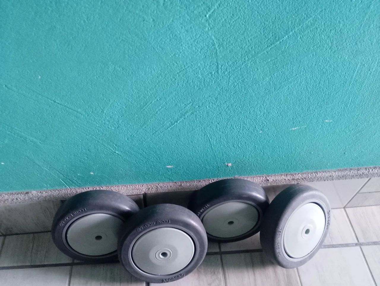 RODAS  PARA CARRINHOS DE SUPERMERCADO - Foto 2