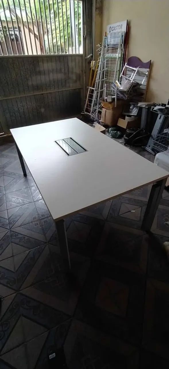 Mesa Reunião Plataforma Retangular 1,8*1*0,73m Pé Metal Trave e Caixa para Tomadas - Foto 2