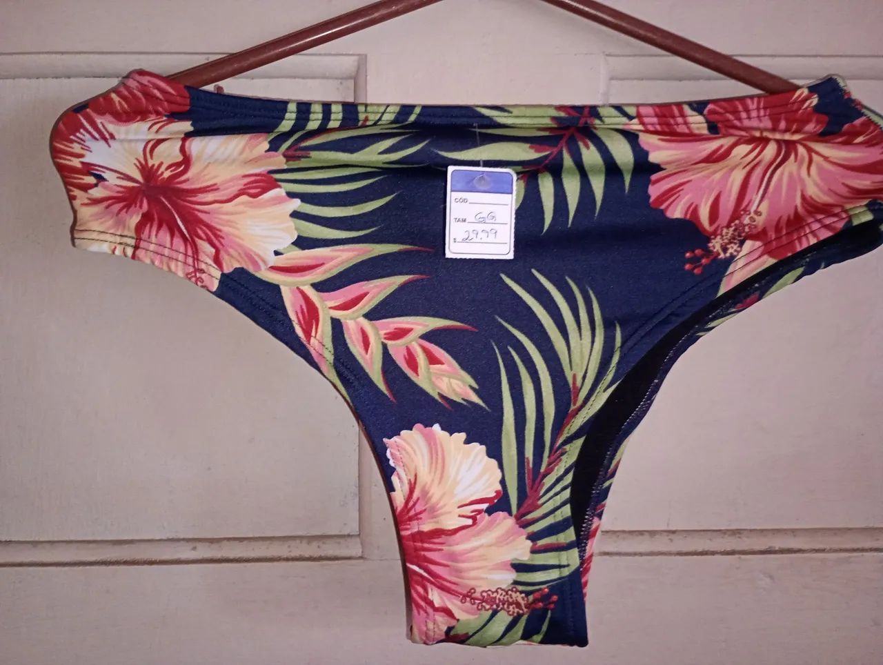 Roupas femininas e masculinas - Foto 2