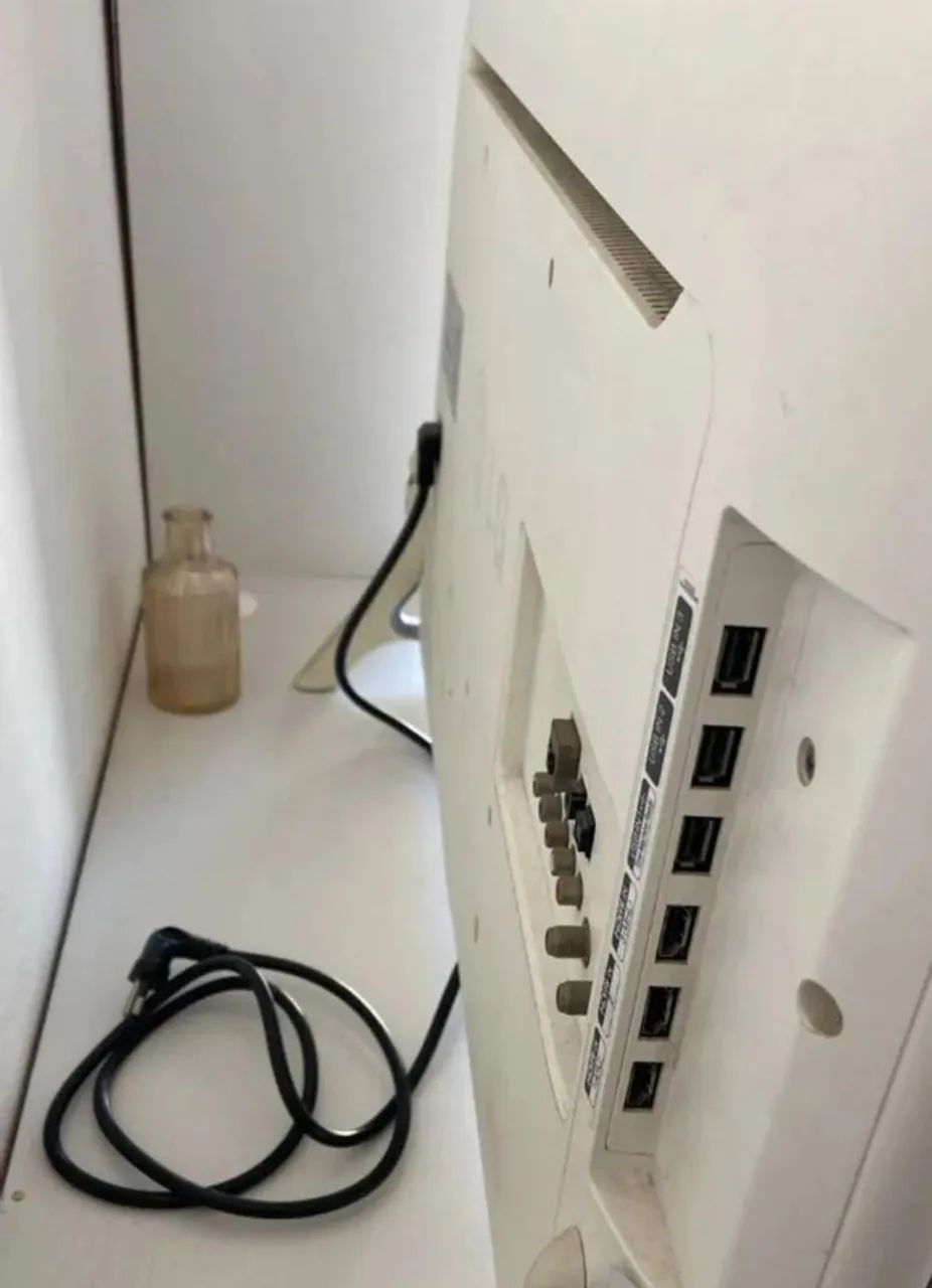 VENDO ESSA TV DE LED 32 POLEGADAS FUNCIONANDO TUDO PERFEITAMENTE  - Foto 4