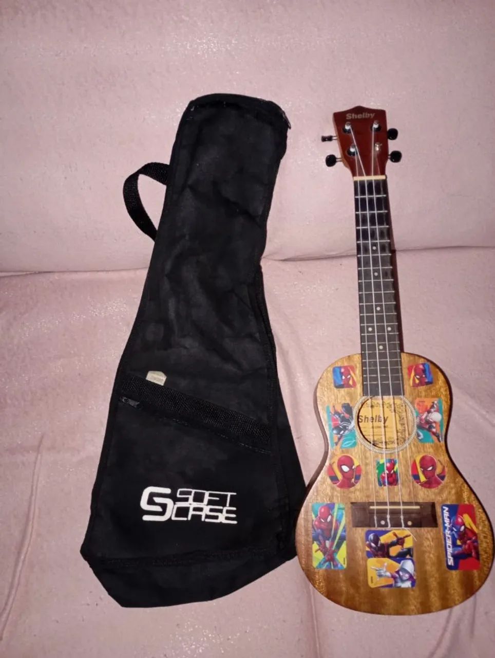 UKULELE SHELBY ?