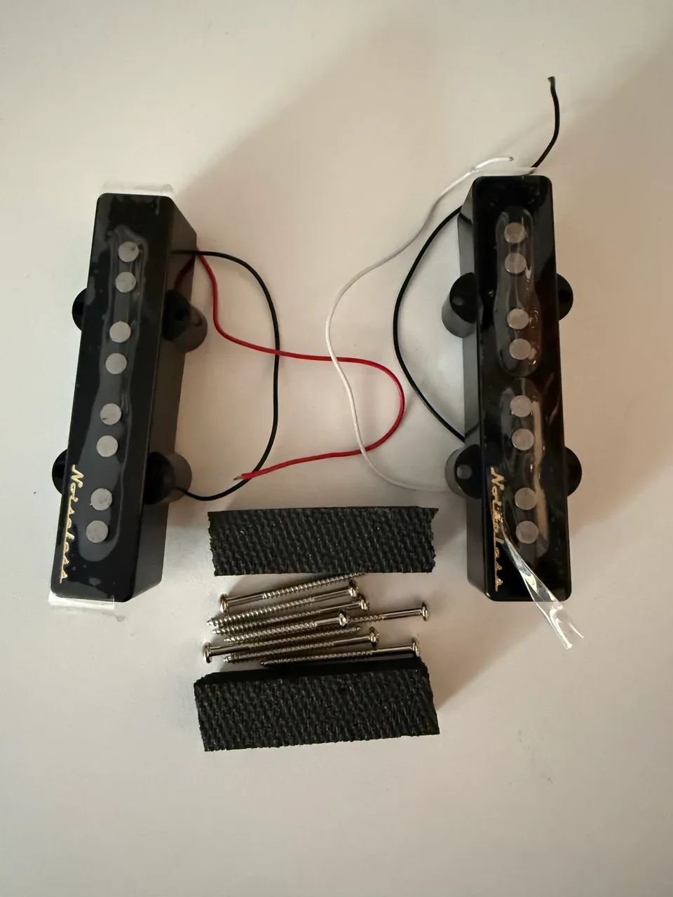 Captadores Fender  Jazz Bass Noiseless 4 Cordas - Foto 2