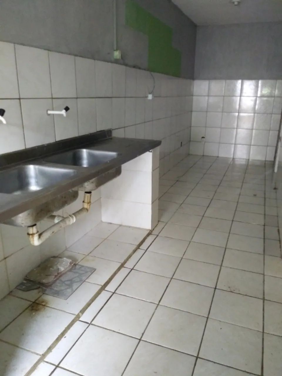 CASA, JARDIM CASTELAO, 03 QUARTOS