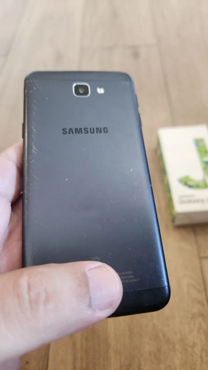 Samsung J5 Prime tela trincada mas funcionando - Foto 4