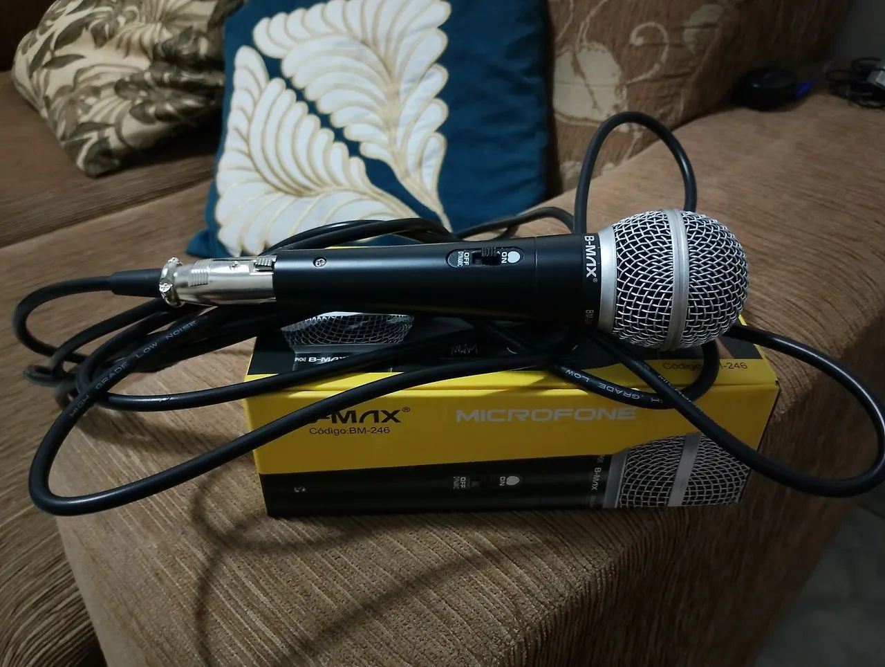 Microfone B-MAX BM-246 com Fio - Novo IMP. 600 - Foto 3