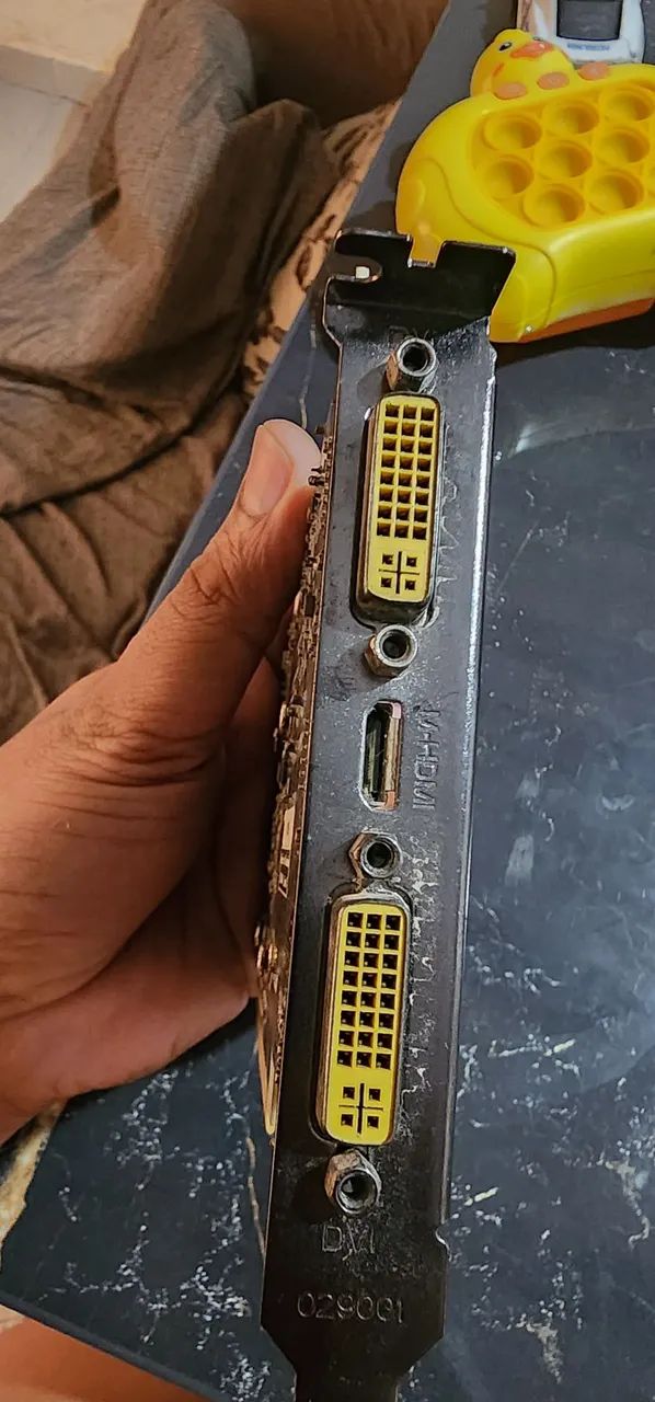 Placa de vídeo Zotac Gt730 2gb DDR3 Funcionando  - Foto 3