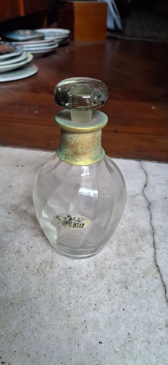 Perfumeiro de vidro antigo