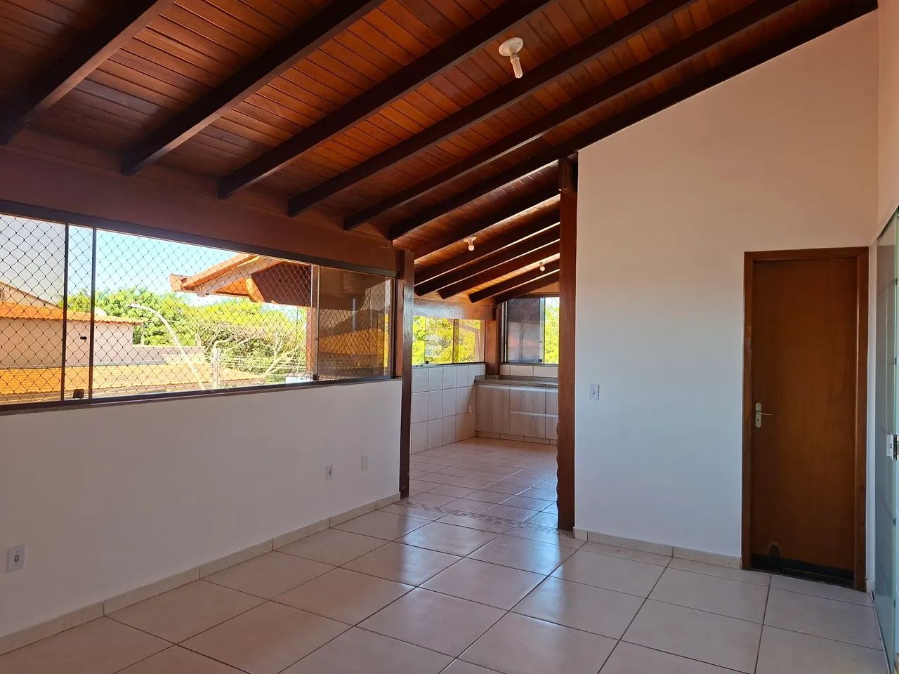Amplo e luminoso apartamento