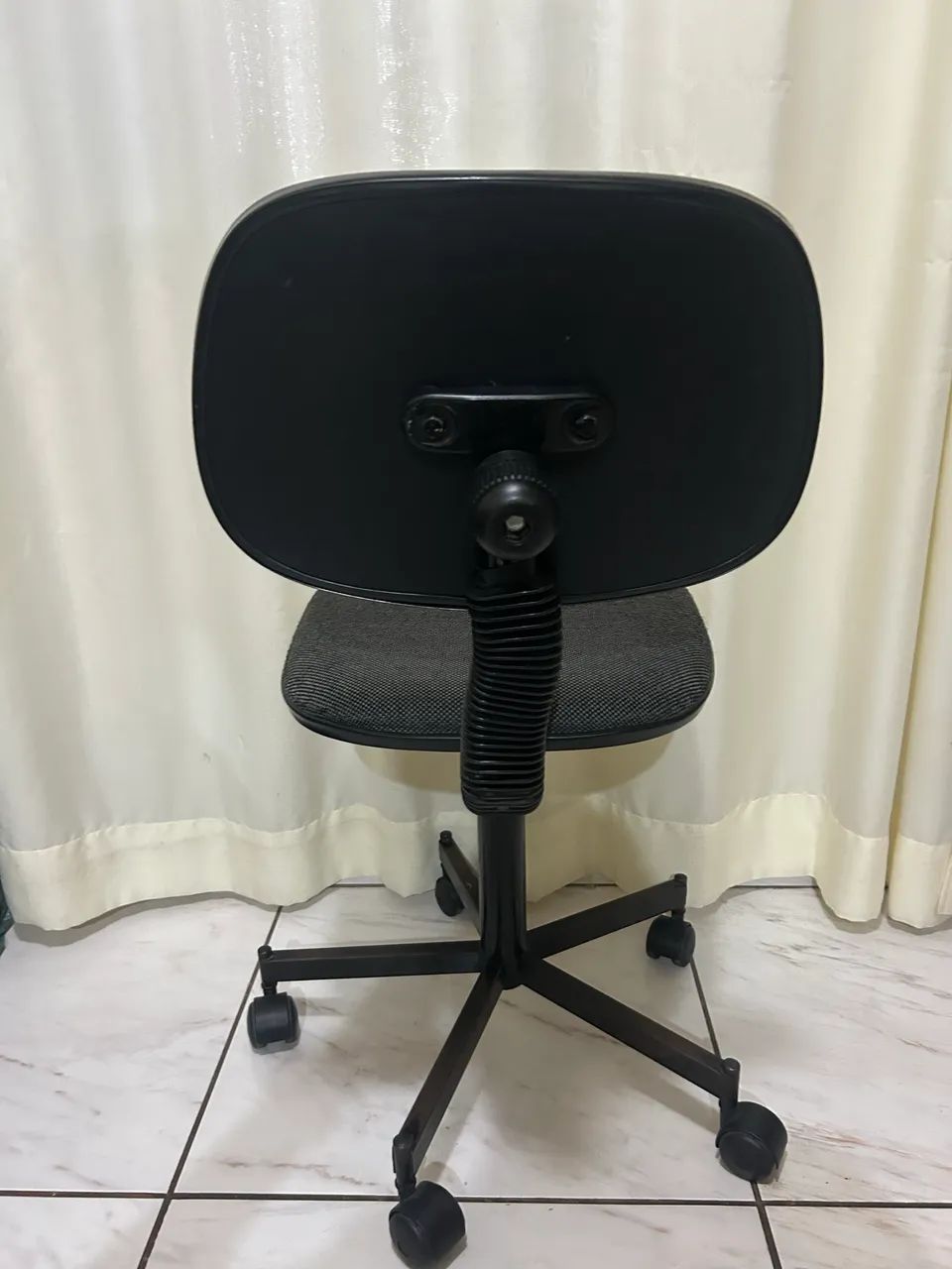 Cadeira de escritório usada - Foto 4