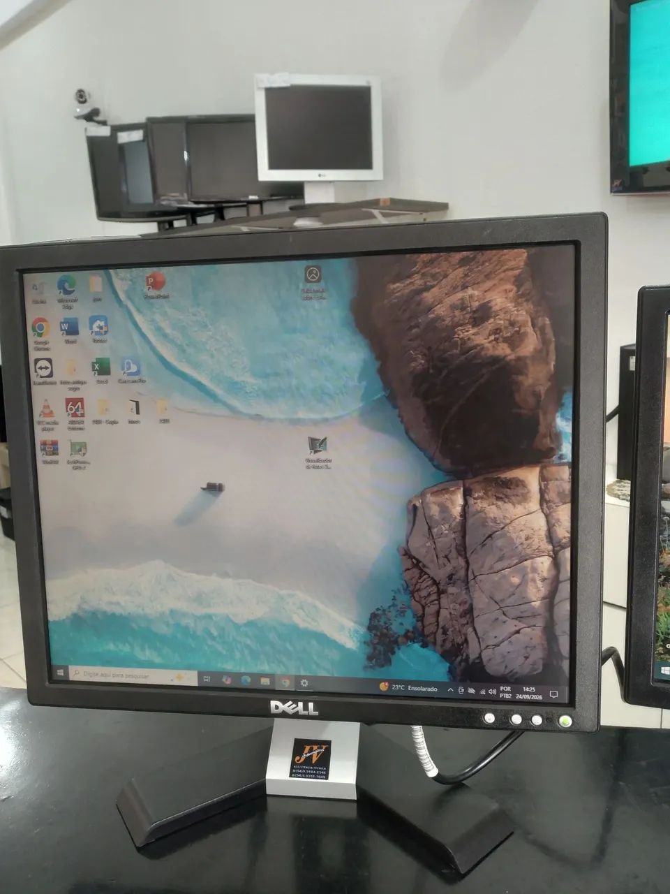 2 monitores de de 15" e 17" polegadas,  com garantia,  cabos, só ligar e usar - Foto 5