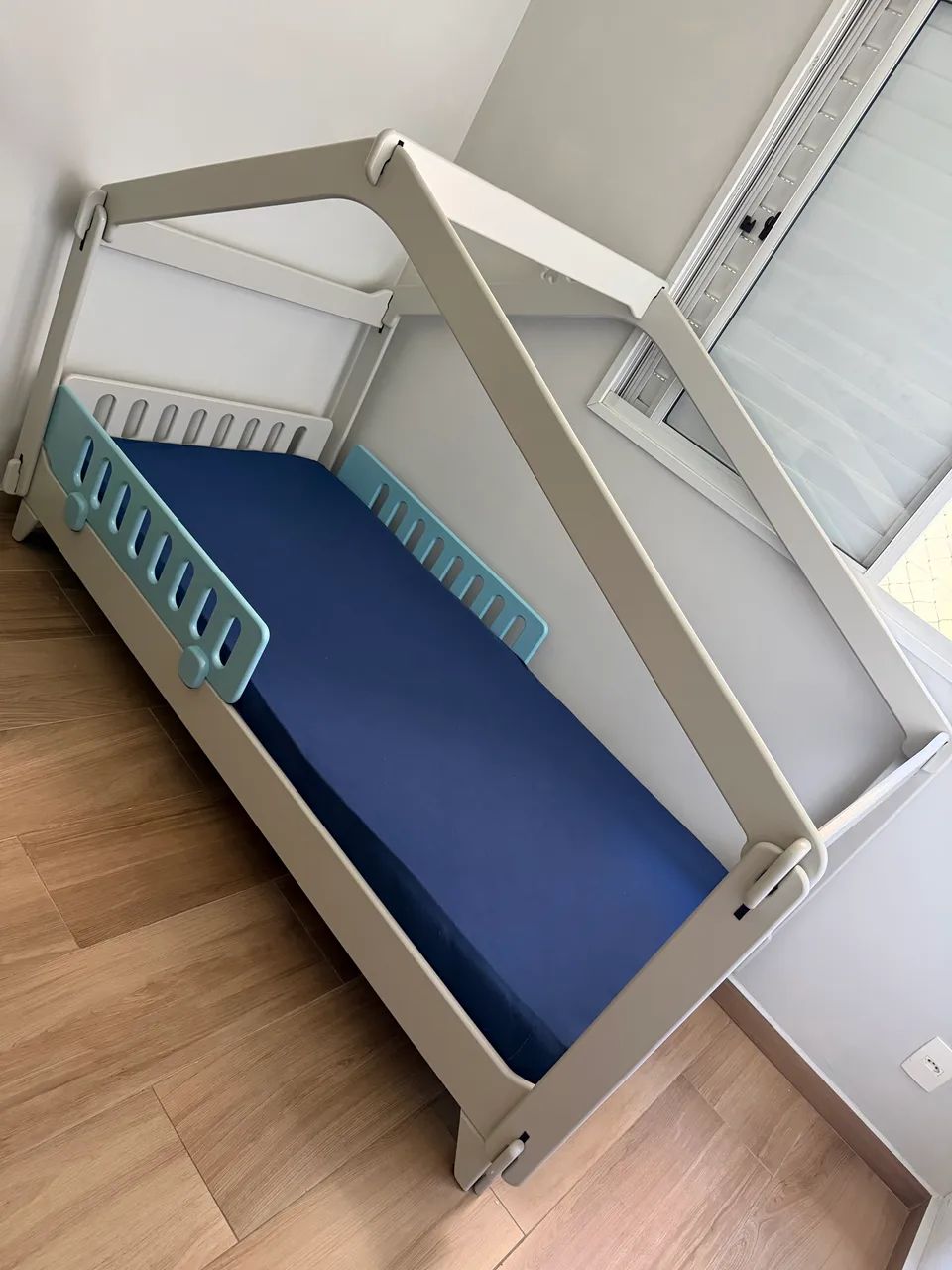 Cama solteiro + colchão 