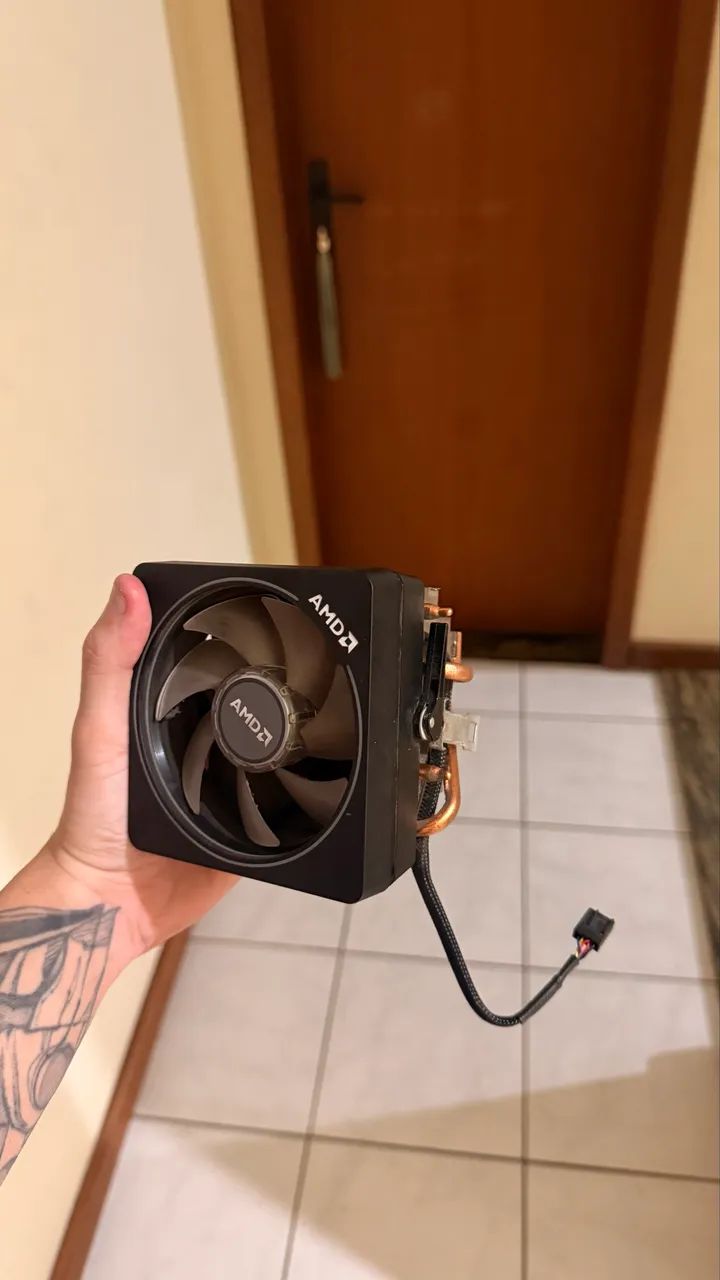 AMD Ryzen 7 3700X + Cooler Wraith Prism Original - Foto 2