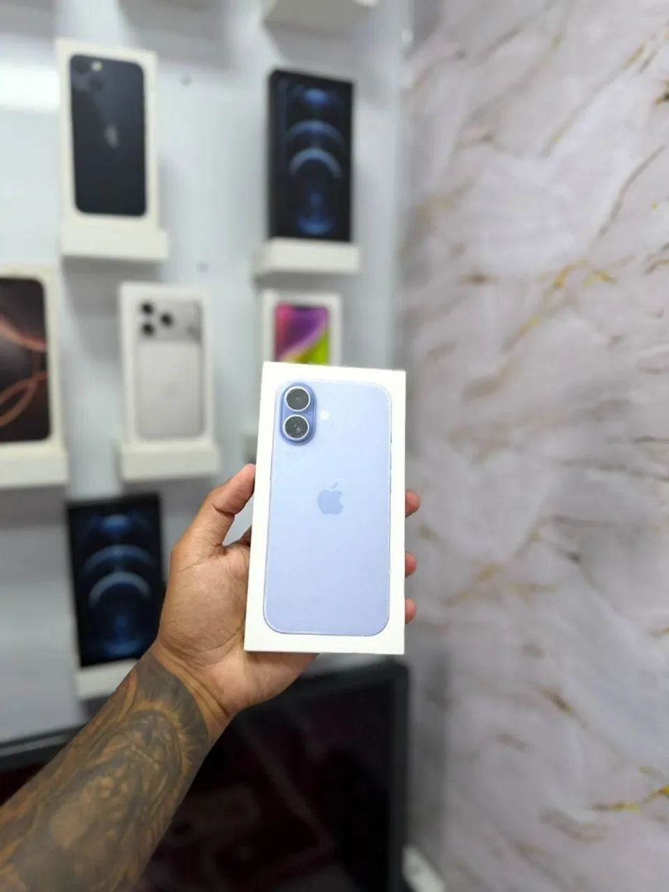 IPHONE 16 256GB<br>R$ 5.899,00