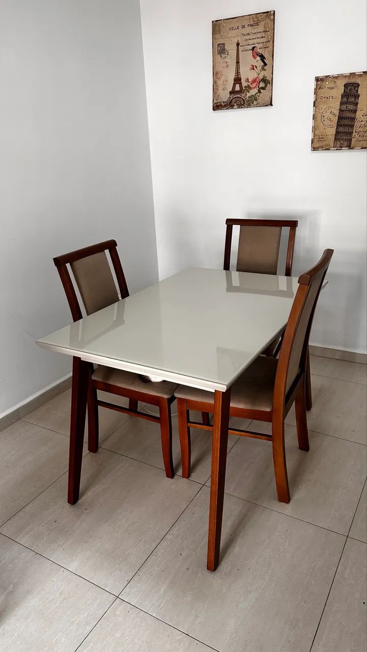 Mesa de jantar 4 Lugares COM CADEIRAS