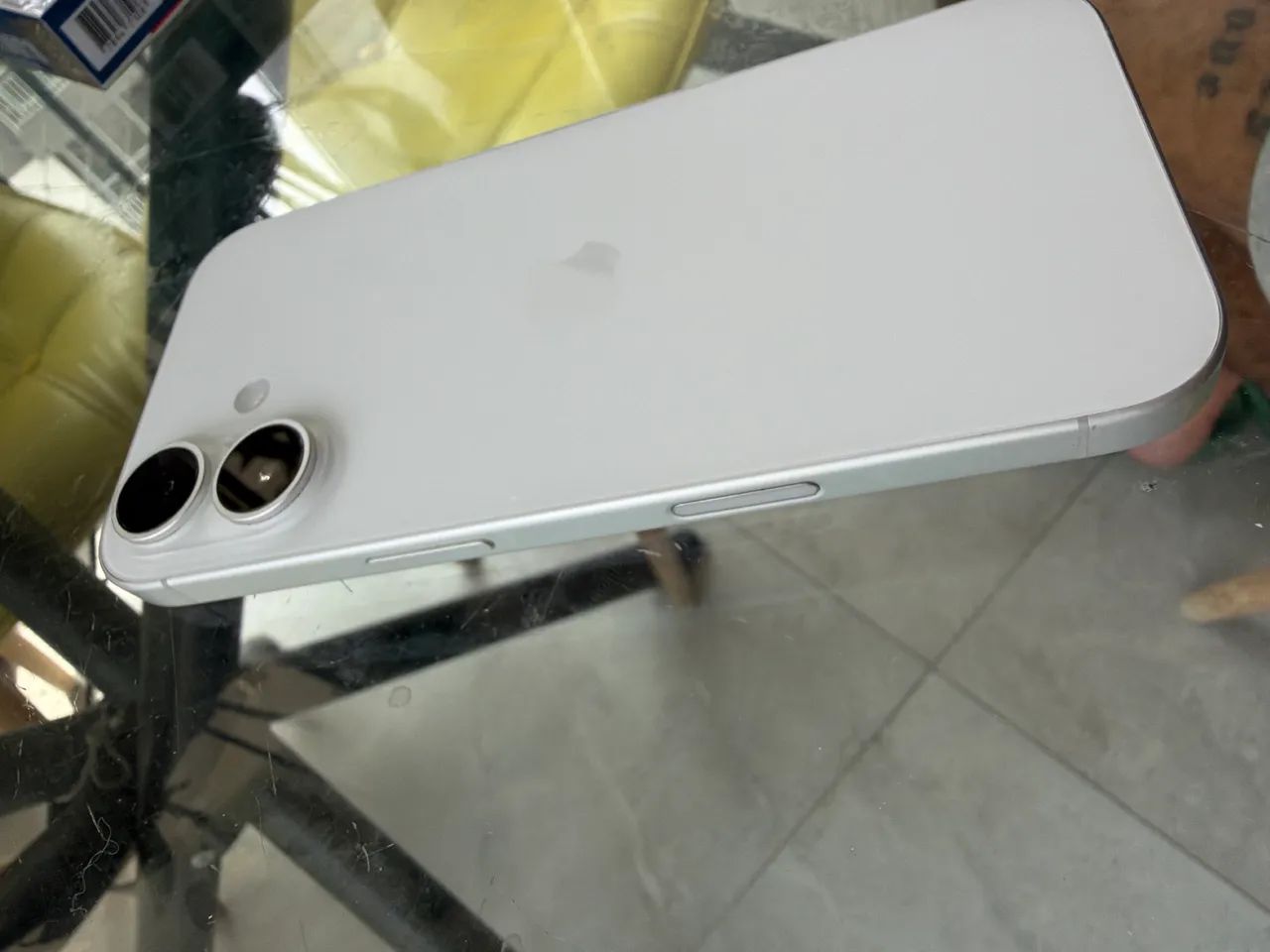 iPhone 16 white  - Foto 3