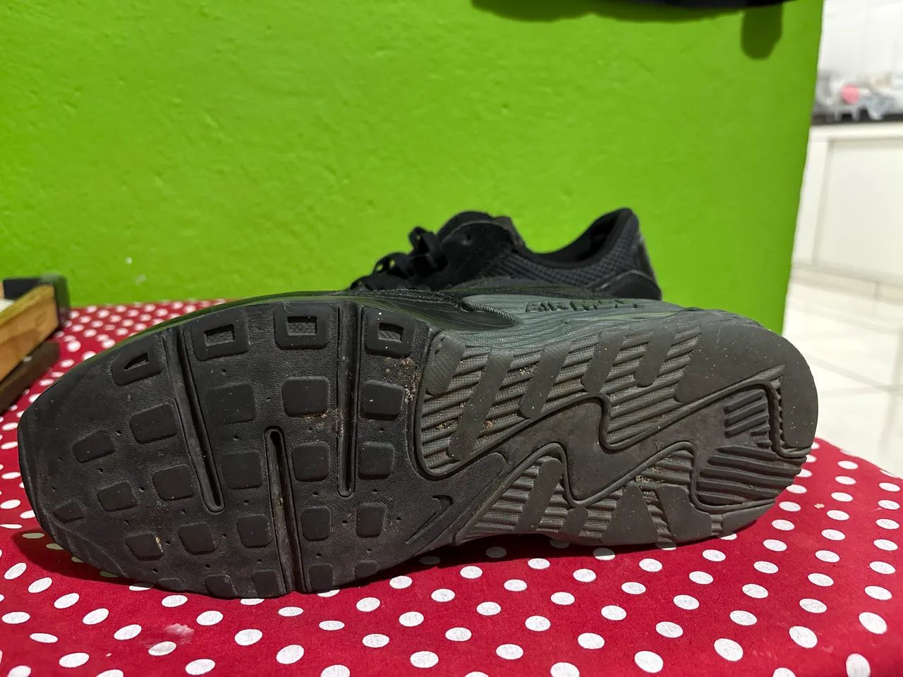 vendo air max exee preto  - Foto 3