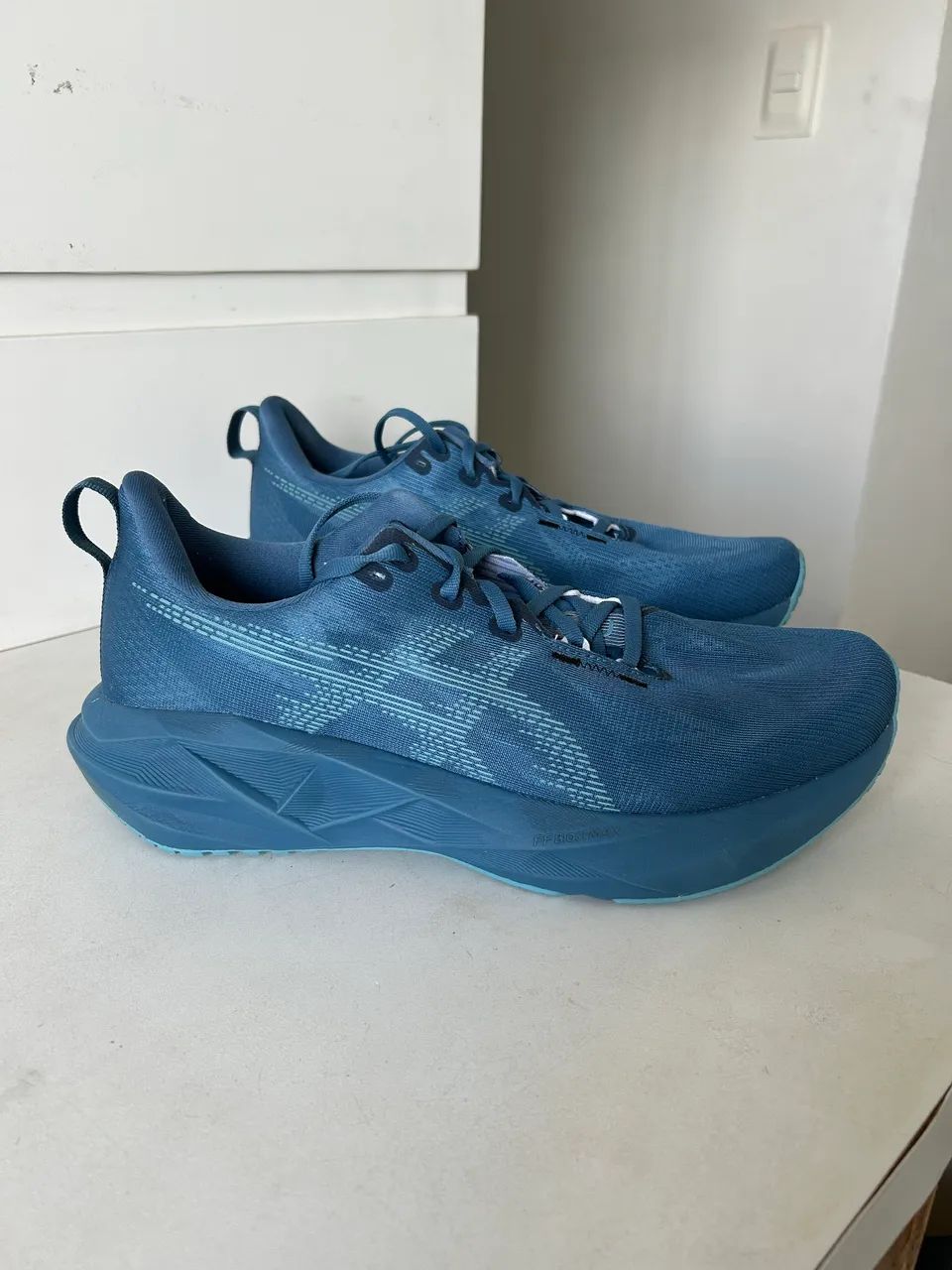 Tênis Asics Novoblast 5 - Foto 2