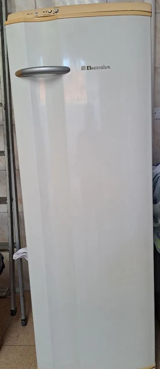 Geladeira Eletrolux RE37 (bem conservada) - Foto 5