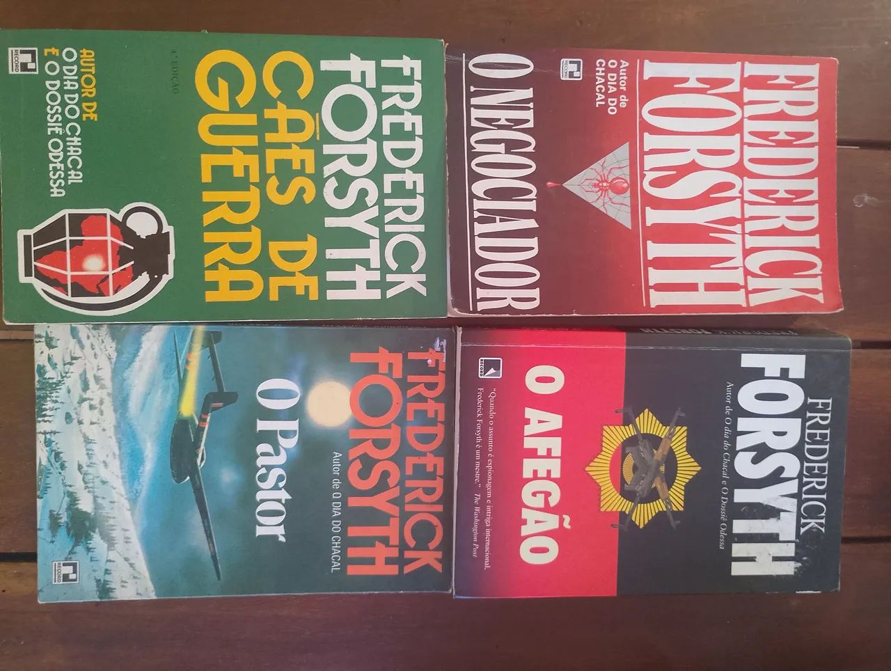 Kit Frederick Forsyth 4 Obras de Suspense e Ação
