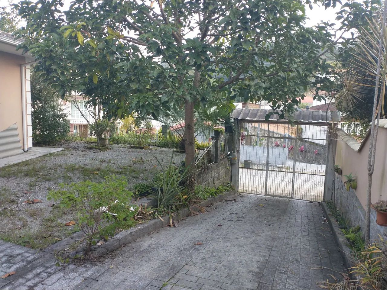 Casa Arborizada ótima localização. - Foto 3