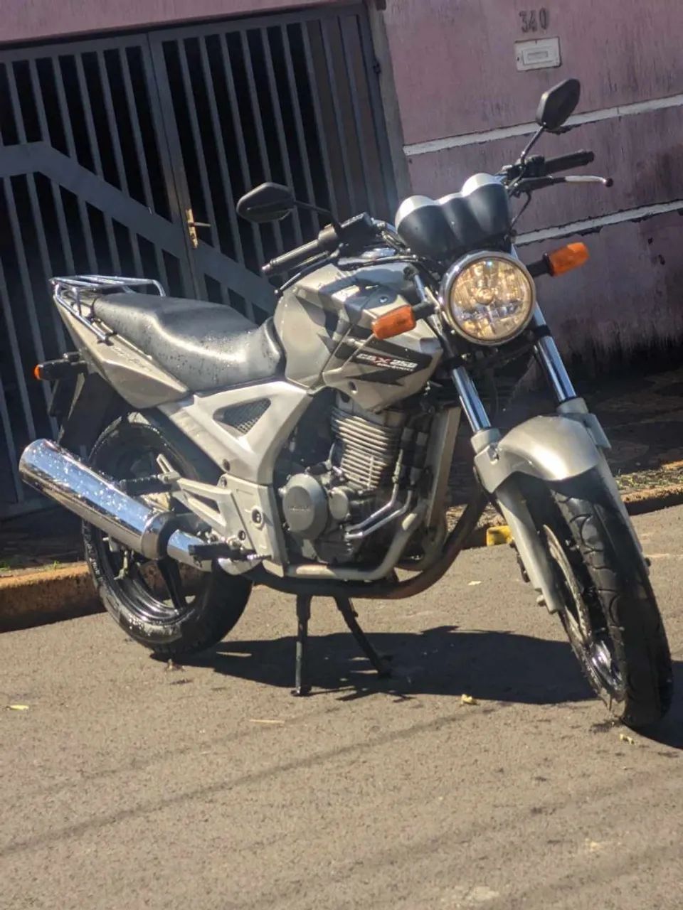 Cbx 250 - Foto 2