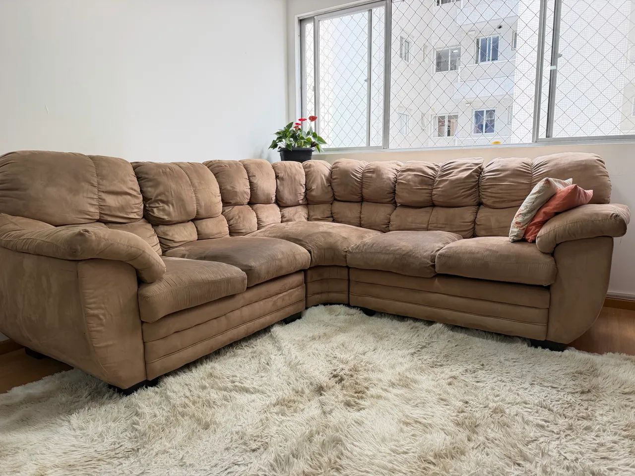 Sofá em L grande e confortável | Excelente para sala - Foto 5