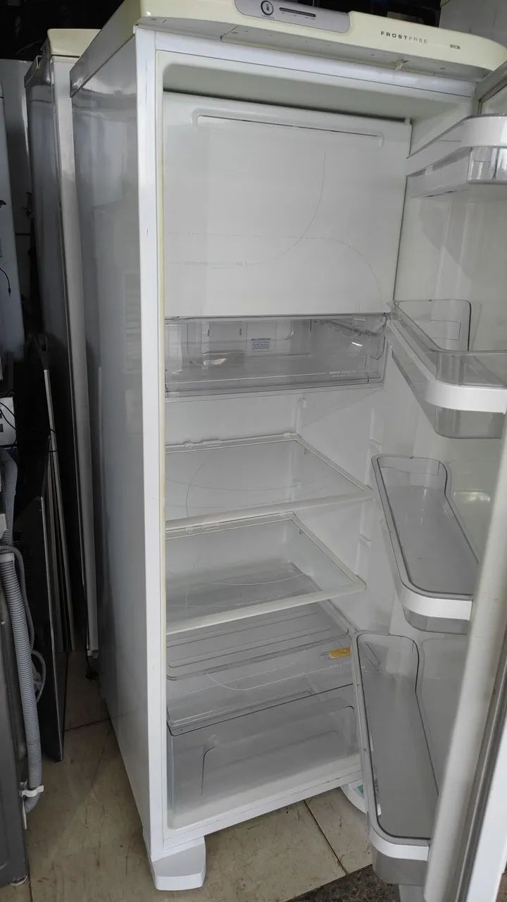 Geladeira Eletrolux Frost Free 